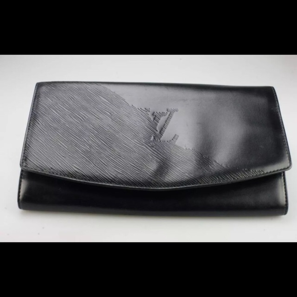 Louis Vuitton Trapeze Pochette